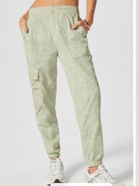 Fabletics Women’s High Waisted Cargo Jogger Nylon Pants Lightweight Athleisure